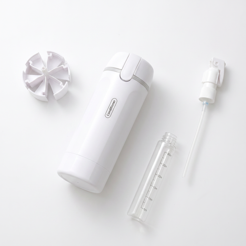 GoSqueezee contents – bottle, refill tube, spray nozzle and diffuser